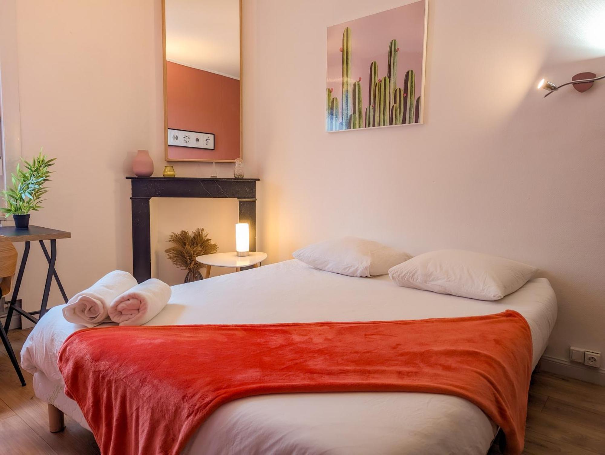 Le Cocon Bleu - Appartement Calme - Parking Gratuit - Fibre Arras Luaran gambar